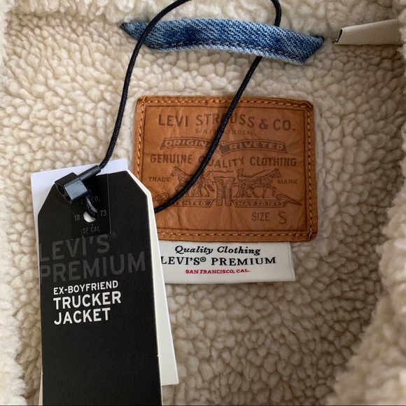 Levi’s Premium Ex-Boyfriend Trucker Denim Jacket - Picture 2 of 2